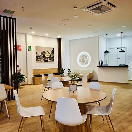Urban Inn Madrid Exterior photo